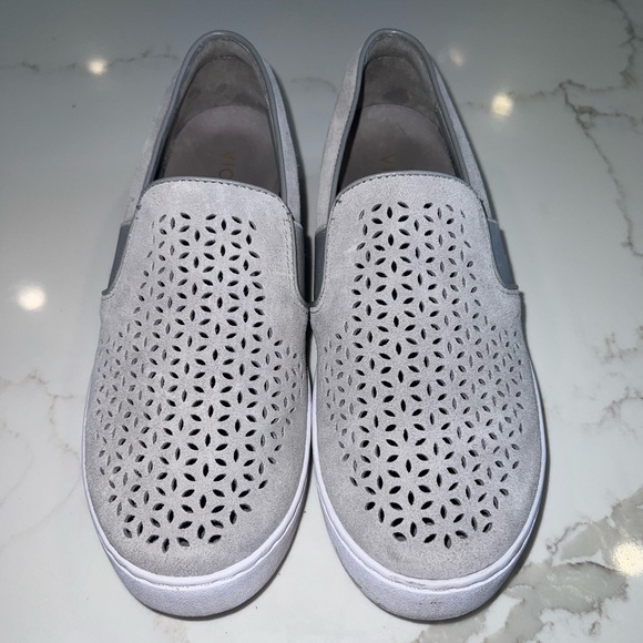 Vionic Shoes - Picture 4 of 6